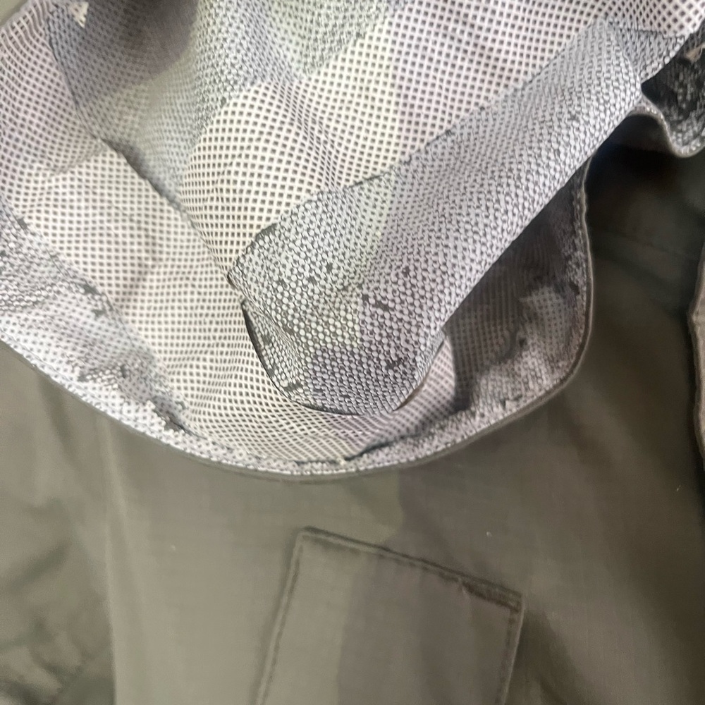 Burton lightweight Dry Ride Jacket - Picture 5 of 5